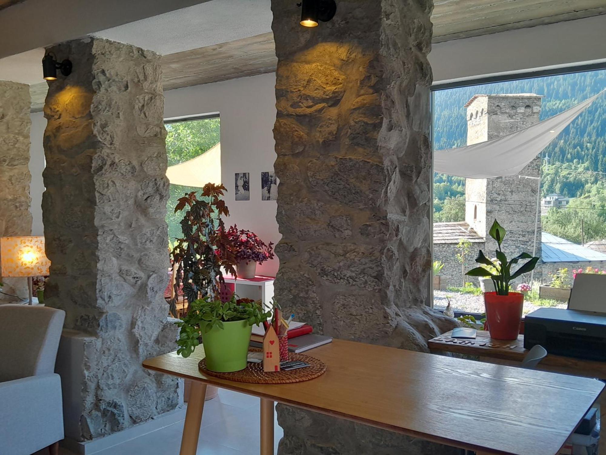 Hotel Lamish Mestia Ngoại thất bức ảnh